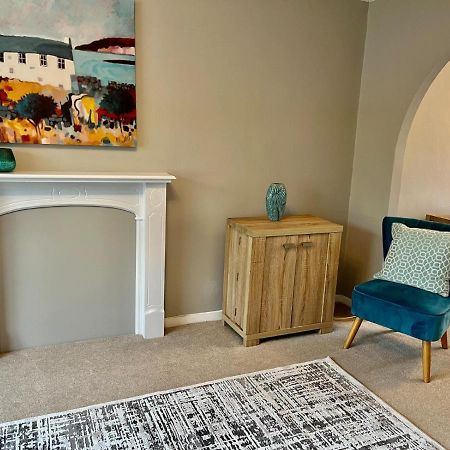 Canada House - Sleeps 6 -3 King Or 6 Single Ideal For Contractors Warrington  Exterior foto